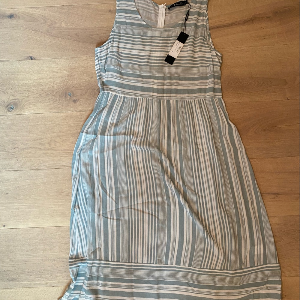 Hampton MIDI dress, Neesha